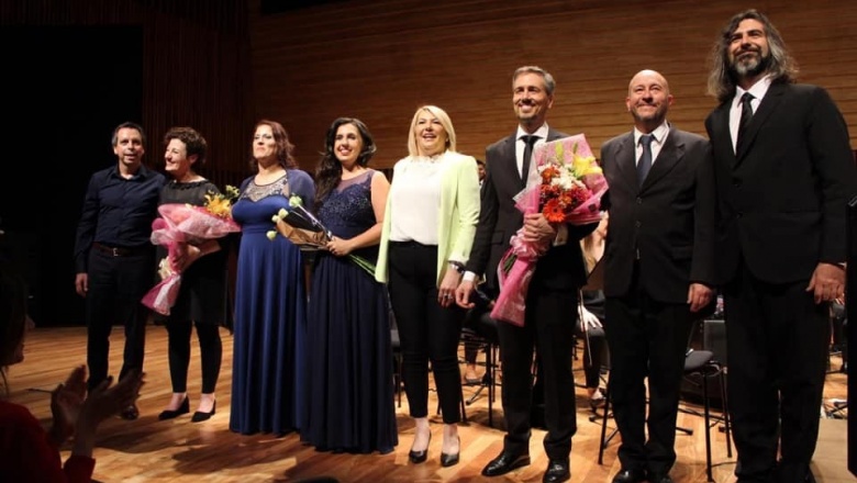 La gobernadora asistió a la presentación del Coro del Fin del Mundo en el CCK