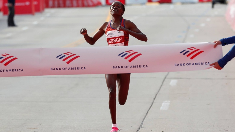 Tras la hazaña de Eliud Kipchoge, Brigid Kosgei rompe la barrera de las 2h 15m en el maratón