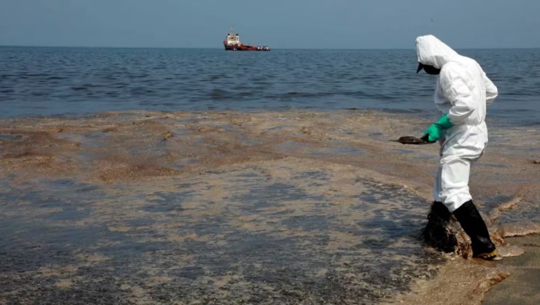 Detectaron un posible derrame de petróleo en Tierra del Fuego: Investigan a dos buques extranjeros