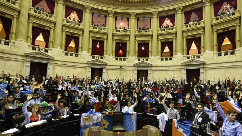 Los jóvenes fueguinos defendieron la Causa Malvinas y la Ley de Promoción Industrial