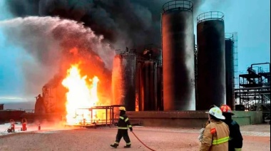 Explotó un tanque en una refinería de Neuquén y hay al menos tres muertos