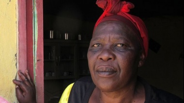 Nokubonga Qampi, la "mamá leona" que mató a uno de los violadores de su hija y fue perdonada por la justicia