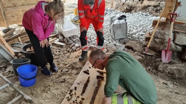 Noruega: Una familia encontró una tumba vikinga en el patio de su casa