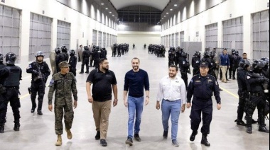 La megacárcel que Bukele inauguró en El Salvador, el país con la mayor tasa de población penitenciaria del mundo