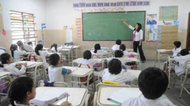 Docentes de TDF perciben un 40% más que el resto del país