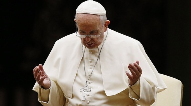 Papa Francisco: "La gente común paga sobre la propia piel la locura de la guerra"