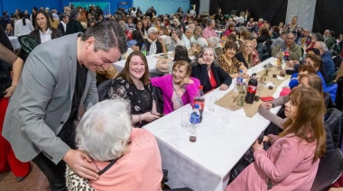 1500 Jubilados festejaron su día junto al intendente Martín Perez