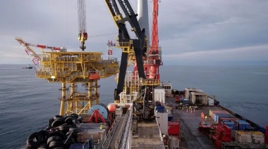 Offshore en Tierra del Fuego: Instalaron la plataforma de 4.800 toneladas del Proyecto Fénix