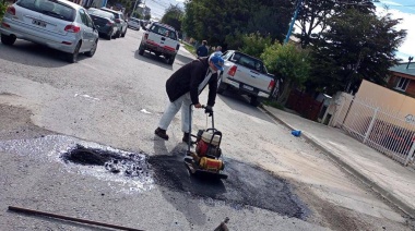 Bacheo y reparación de calles en distintos puntos de la ciudad