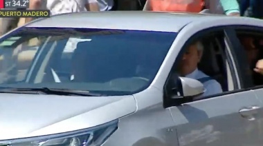 Alberto Fernández fue al Congreso manejando su propio auto