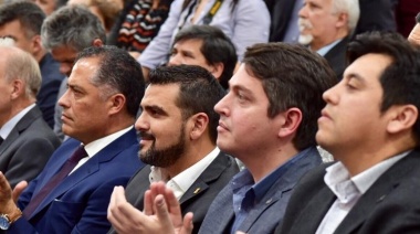 Walter Vuoto participó de la jura del nuevo Gobernador de la provincia, Gustavo Melella