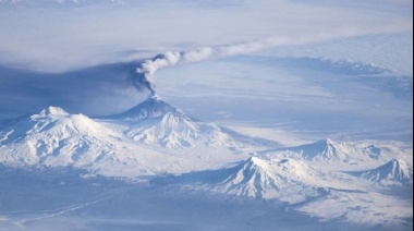 El volcán de Kamchatka que se creía extinto y que ahora hace temer a los científicos por una explosión "similar" a la del Vesubio