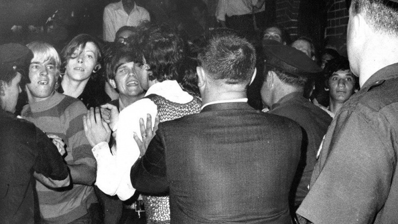Stonewall, la histórica noche en que los gays se rebelaron en un bar de Nueva York y cambiaron millones de vidas