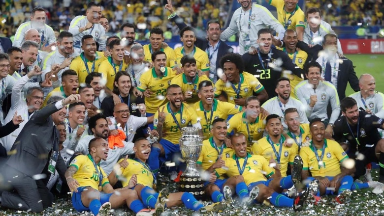 Con una nueva polémica arbitral, Brasil le ganó a Perú y es campeón de la Copa América