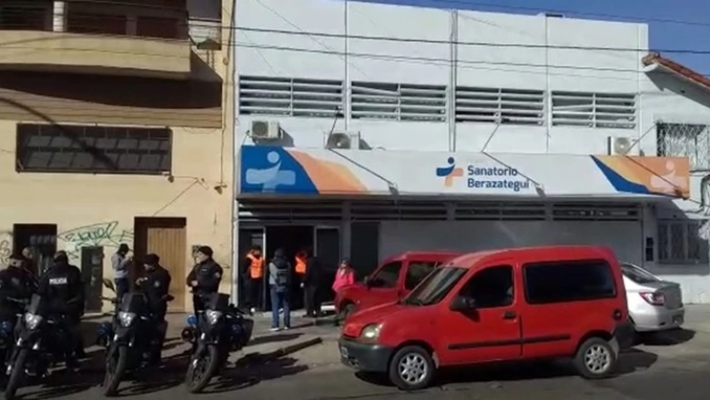 Otra denuncia contra la clínica que amputó la pierna equivocada de una jubilada: le sacaron la vesícula a una mujer por error y murió