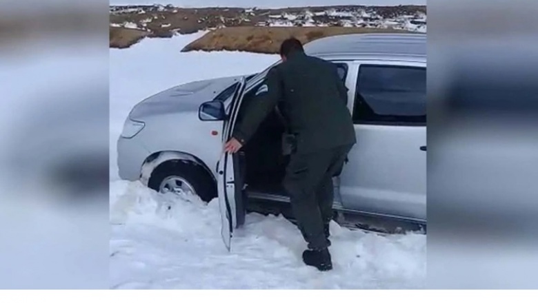 Neuquén: volvían de un encuentro religioso, quedaron varados en la ruta por la nieve y murieron congelados