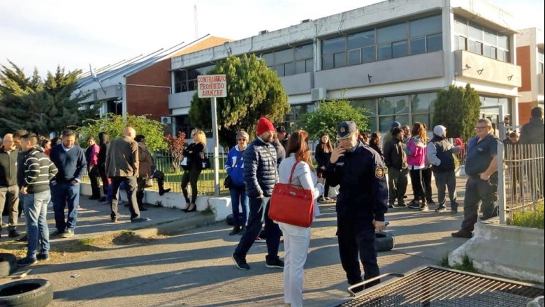 Crisis en Chubut: empleados estatales toman el Ministerio de Economía
