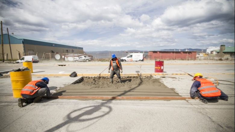 Se realizan trabajos en la Avda Perito Moreno en garantía