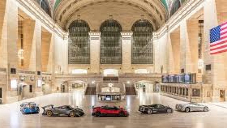 Los súper autos de Pagani brillan en la estación más famosa de Nueva York