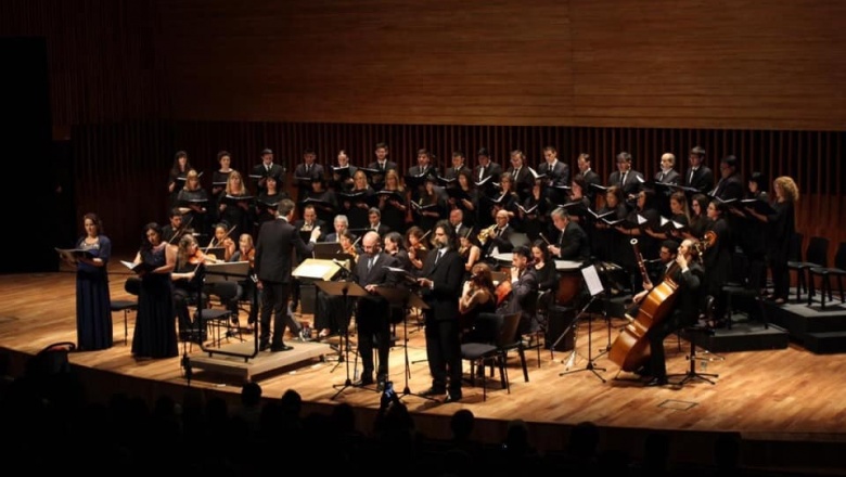 La gobernadora asistió a la presentación del Coro del Fin del Mundo en el CCK