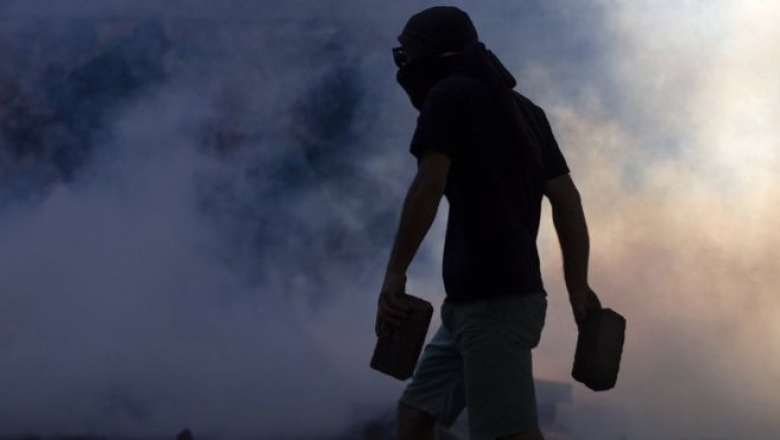 "Chile hoy es un país zombi": John Müller, periodista chileno