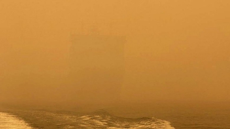 La Armada australiana intenta rescatar a unas 4.000 personas atrapadas por los incendios