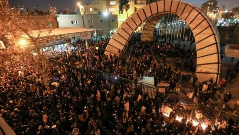 Protestas en Irán: cientos se manifiestan contra el gobierno tras revelarse que el avión de Ukraine International fue derribado