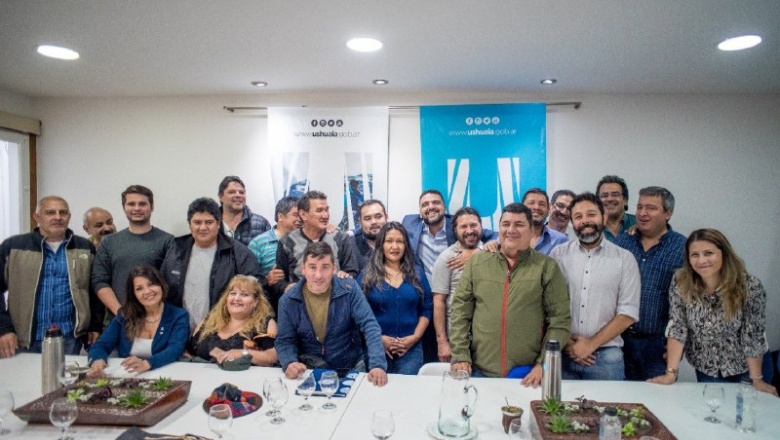 Entidades gremiales manifestaron su conformidad por el acuerdo alcanzado con la municipalidad .