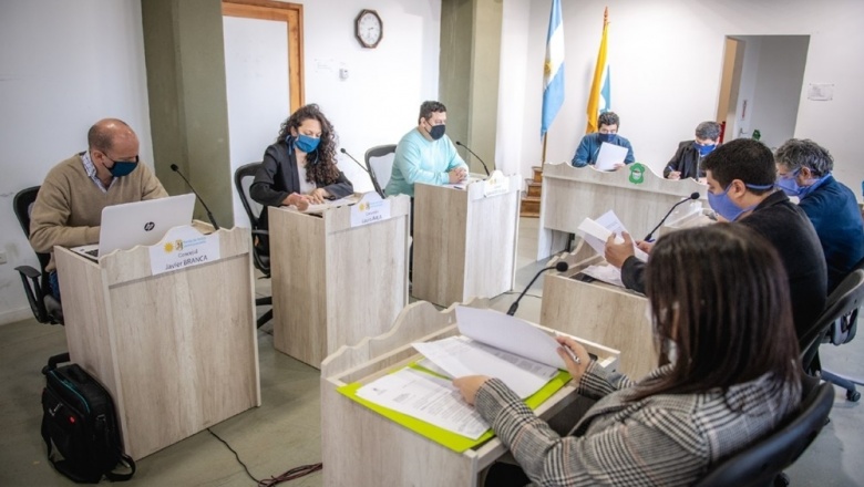 El Concejo Deliberante de Ushuaia prohibió el uso de aplicaciones móviles de carácter obligatorio