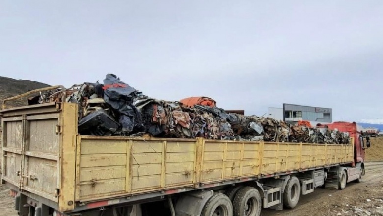 Mas de 400 toneladas de chatarra compactada