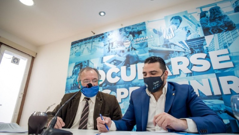 Vuoto firmó con Nación importante convenio que otorga gratuidad a los trámites de asuntos de culto.