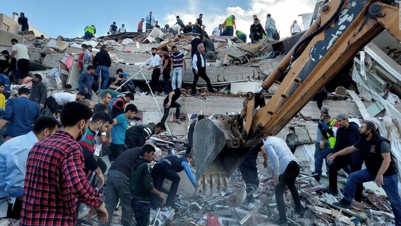 Dos niñas fueron rescatadas entre los escombros tres días después del sismo