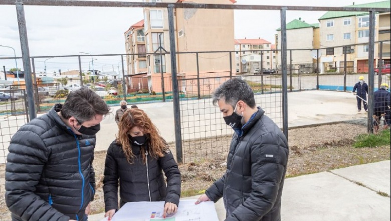 "Este verano finalizaremos 10 playones deportivos en la ciudad"