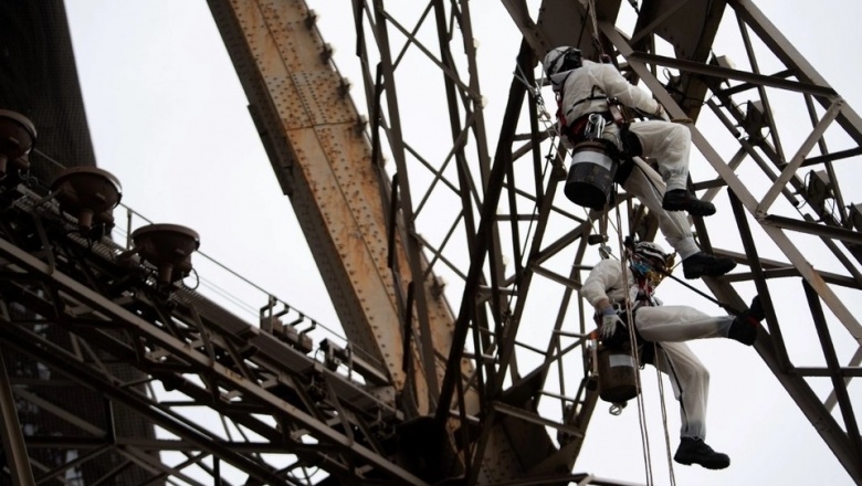 La Torre Eiffel se viste de dorado de cara a los Juegos Olímpicos de 2024