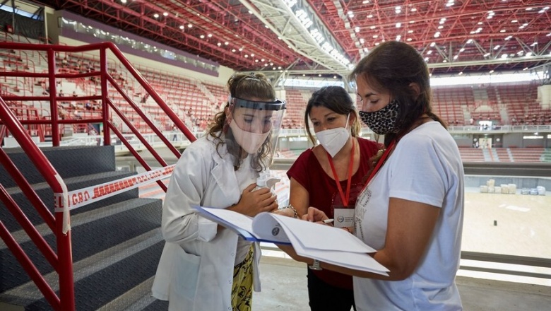 Presencialidad con protocolos: Dos mil aspirantes universitarios rinden exámenes en un estadio deportivo