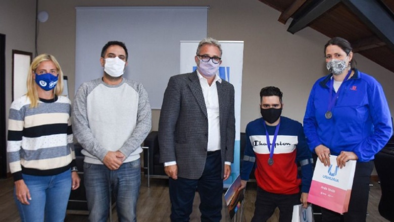 Reconocimiento y apoyo al atleta Nicolás Lima y su entrenadora