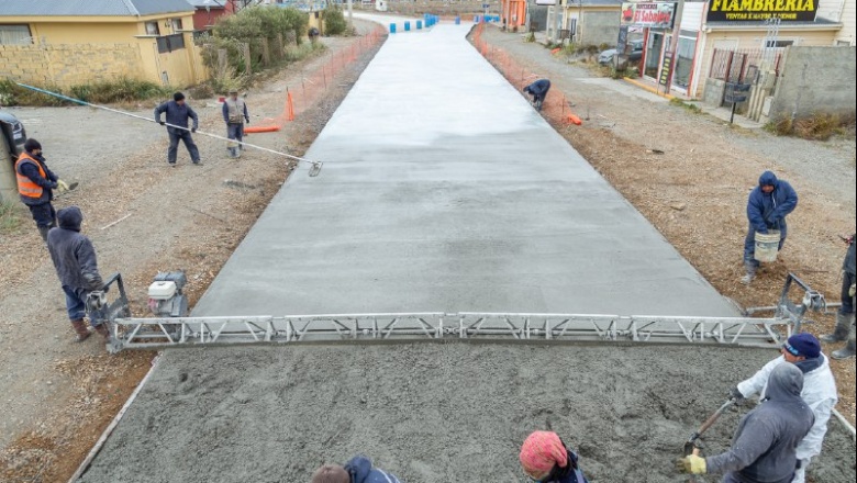 Avanza la pavimentación de calle El Alambrador