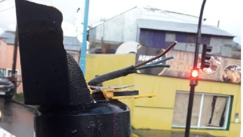 La Municipalidad repudia la destrucción de semáforos