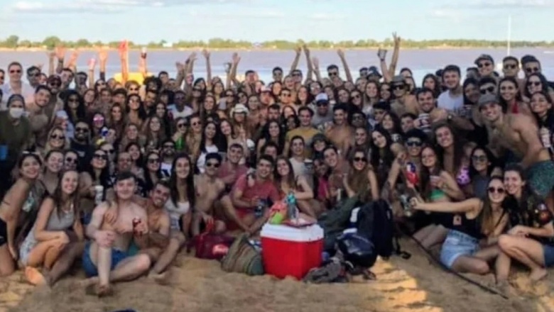 200 futuros médicos de Rosario armaron un festejo en la playa sin barbijos ni distanciamiento