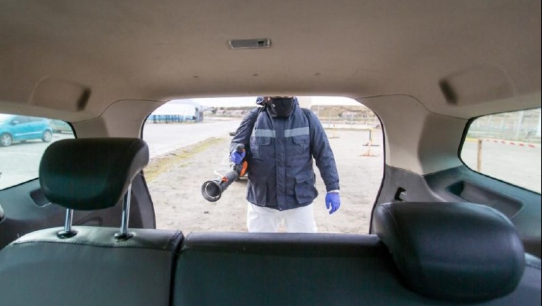 La Municipalidad de Ushuaia desinfectó taxis, remises y comercios