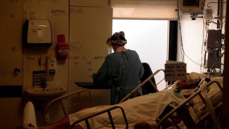 Cansancio, temor y apoyo mutuo: cómo es un día en terapia intensiva en plena segunda ola de Covid