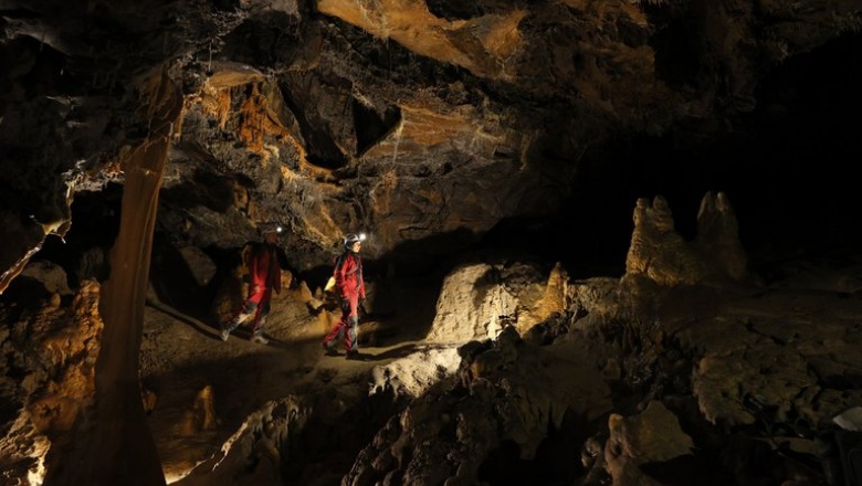 15 personas pasaron 40 días en una cueva sin teléfonos, relojes ni luz solar en un experimento extremo: estos fueron los resultados