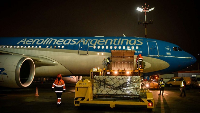 Parte un nuevo vuelo rumbo a Moscú para traer más vacunas Sputnik V