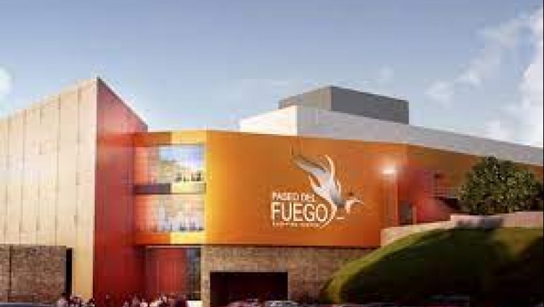 Tras gestiones de la Cámara de comercio este lunes abren Paseo del Fuego y Ushuaia Shopping