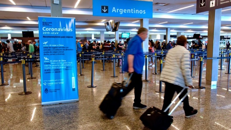 Qué estrategias examinan los expertos para evitar una tercera ola de COVID-19 en la Argentina