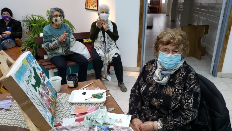"El Arte y Mi Historia":  Adultos mayores plasmaron en arte sus historias de vida