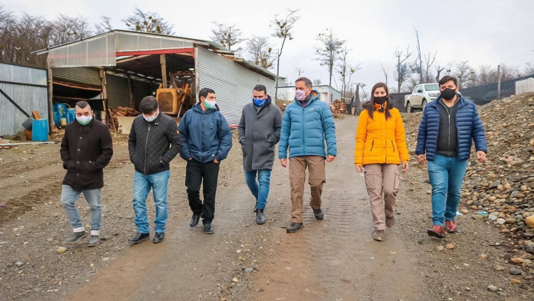 Cabandié recorrió la planta de relleno sanitario de Tolhuin