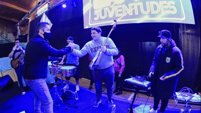 Expo Juventudes: El intendente visitó  a jóvenes emprendedores de la ciudad