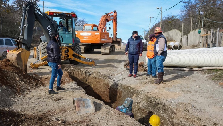 Reactivan la pavimentación de Avenida Los Ñires en Tolhuin