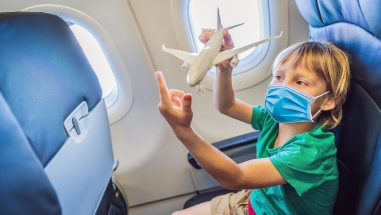 Seis cosas que hay que saber sobre los niños y los barbijos cuando se viaja en avión